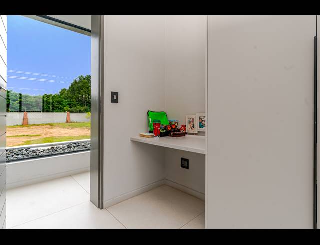 4 BEDROOM FREESTANDING FOR SALE IN HELDERFONTEIN ESTATE